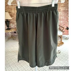 Adidas Men’s Shorts Training Olive Green M Walking Athleisure Casual Gym
